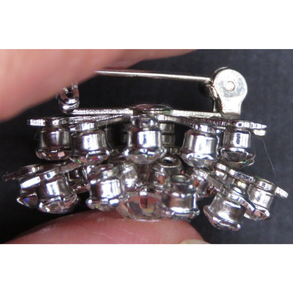 Vintage Rhinestone Brooch Pin Silver Tone Starburst Small and Beautiful! - Picture 2 of 5